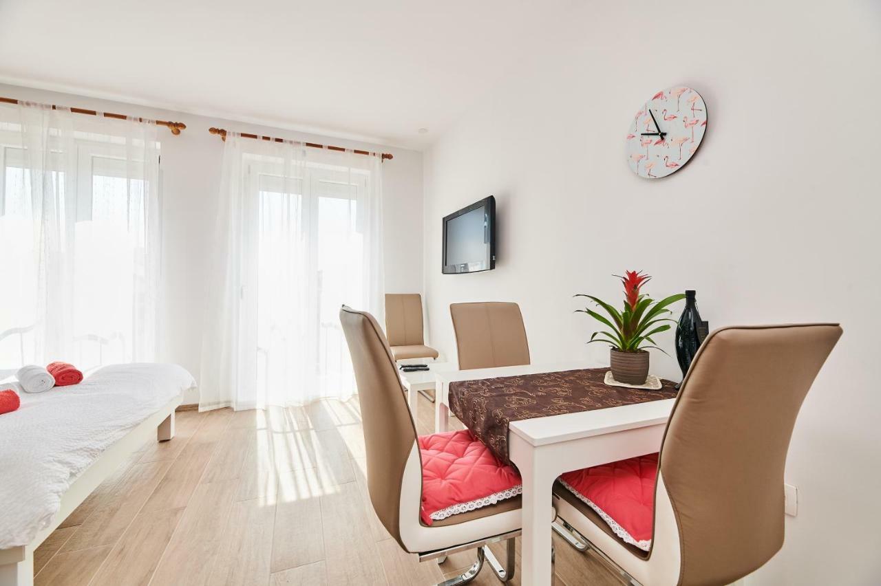 Studio Apartman Lena Umag Buitenkant foto